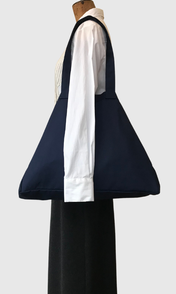 TOTE IN NAVY COTTON DRILL